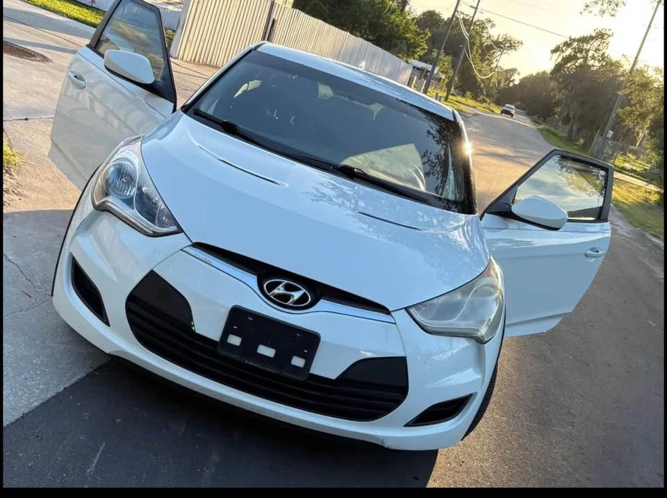 2015 Hyundai Veloster - Image 4 of 7
