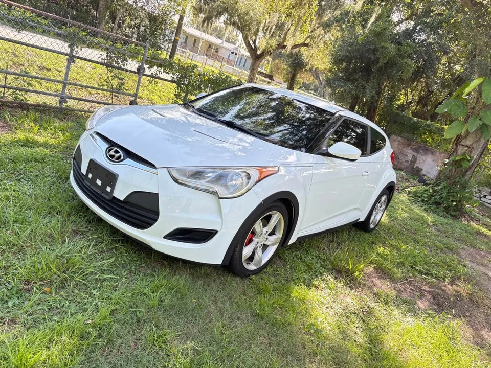 2015 Hyundai Veloster - Image 2 of 7