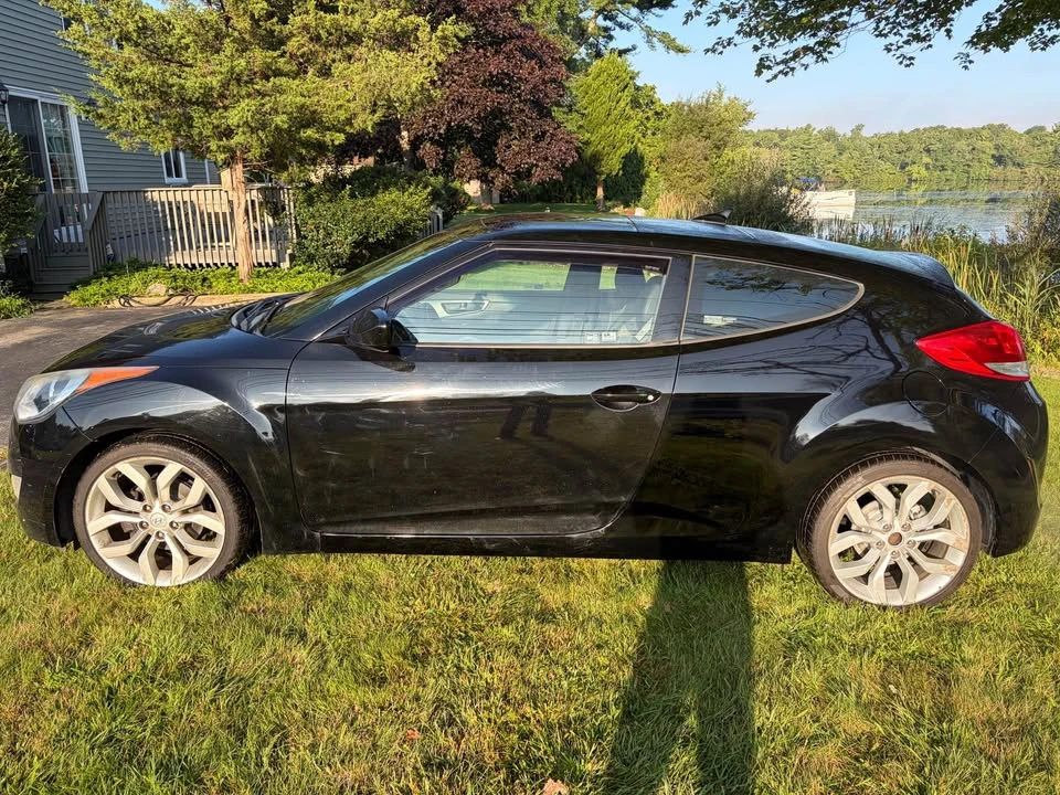 2015 Hyundai Veloster - Image 4 of 10