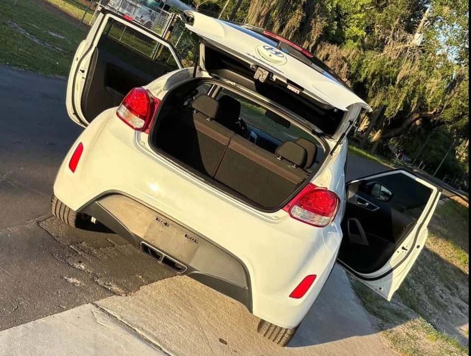 2015 Hyundai Veloster - Image 3 of 7