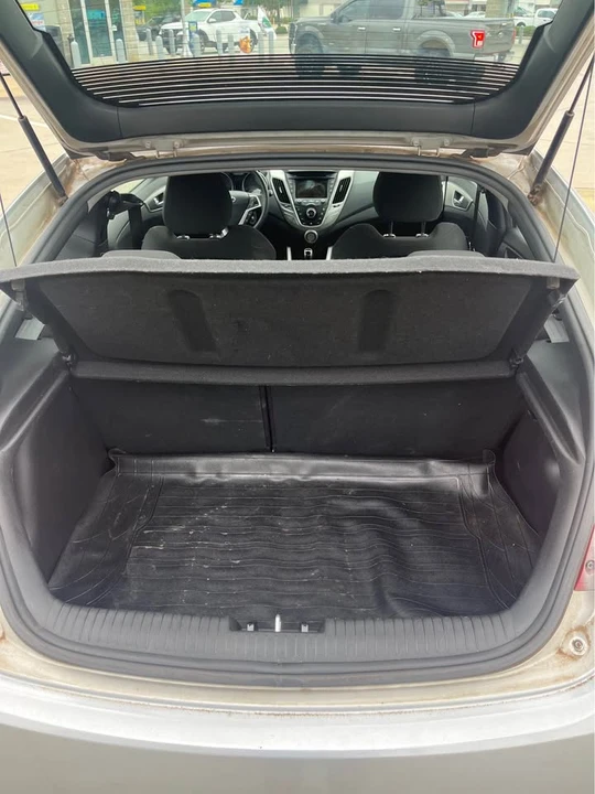 2015 Hyundai Veloster - Image 15 of 16