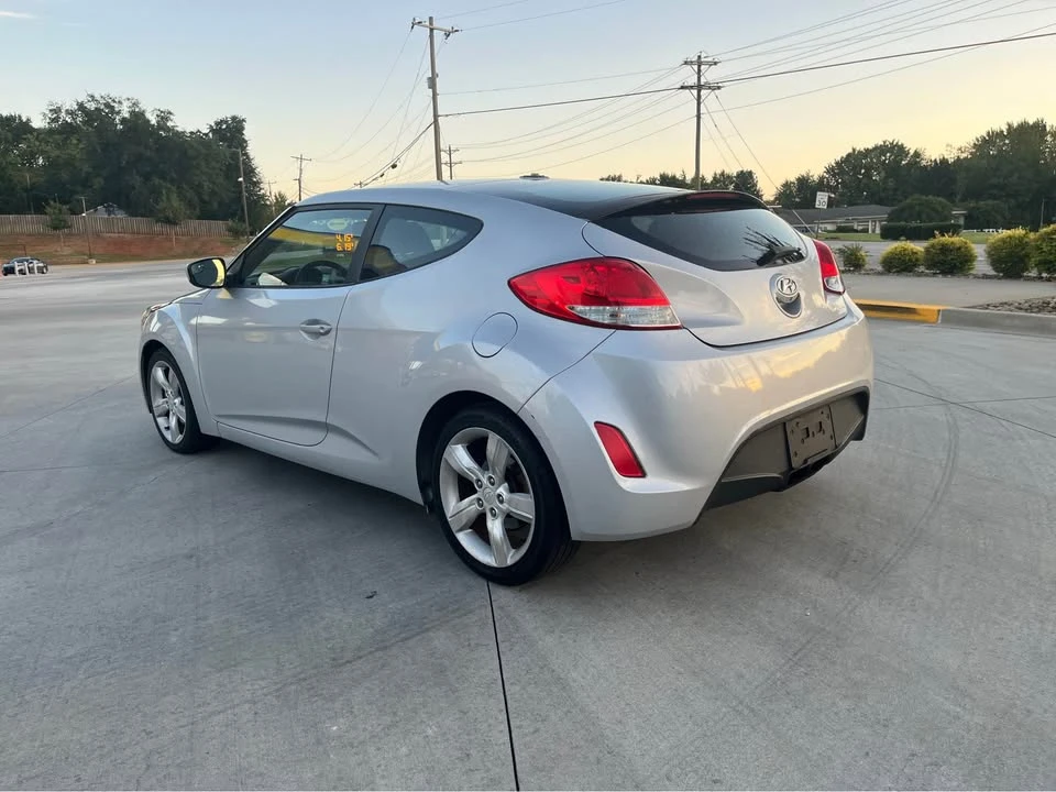 2015 Hyundai Veloster - Image 5 of 16