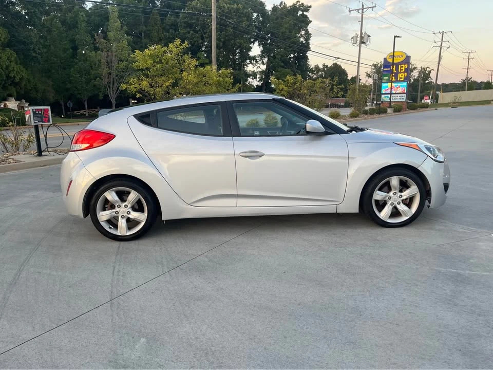 2015 Hyundai Veloster - Image 7 of 16