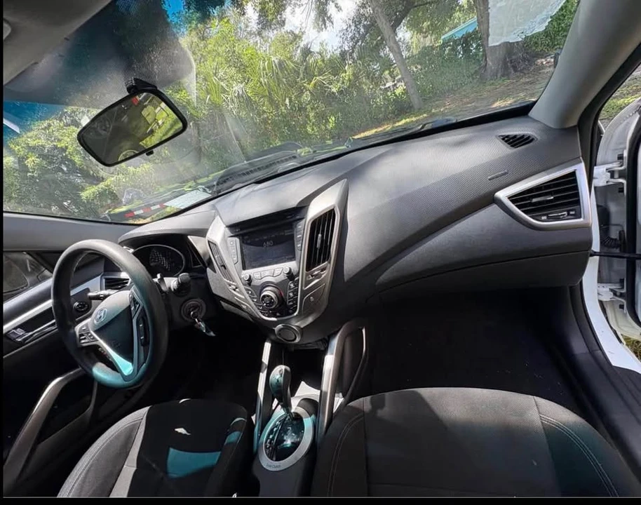 2015 Hyundai Veloster - Image 7 of 7