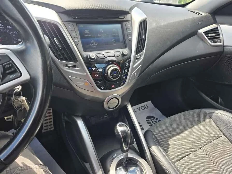 2015 Hyundai Veloster - Image 10 of 20