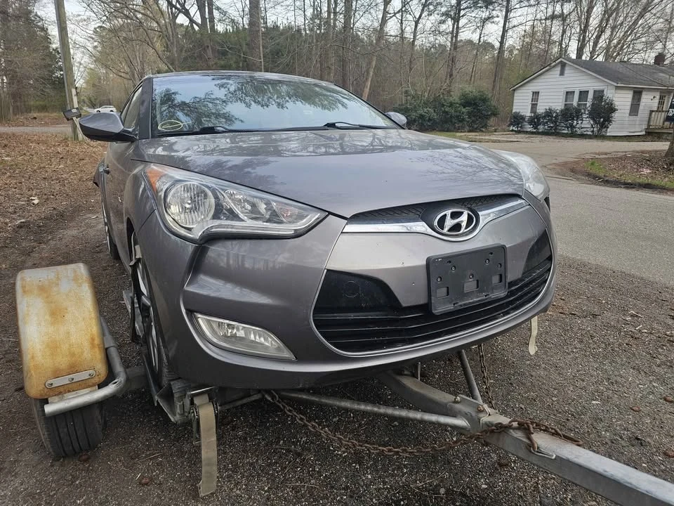 2015 Hyundai Veloster - Image 2 of 9