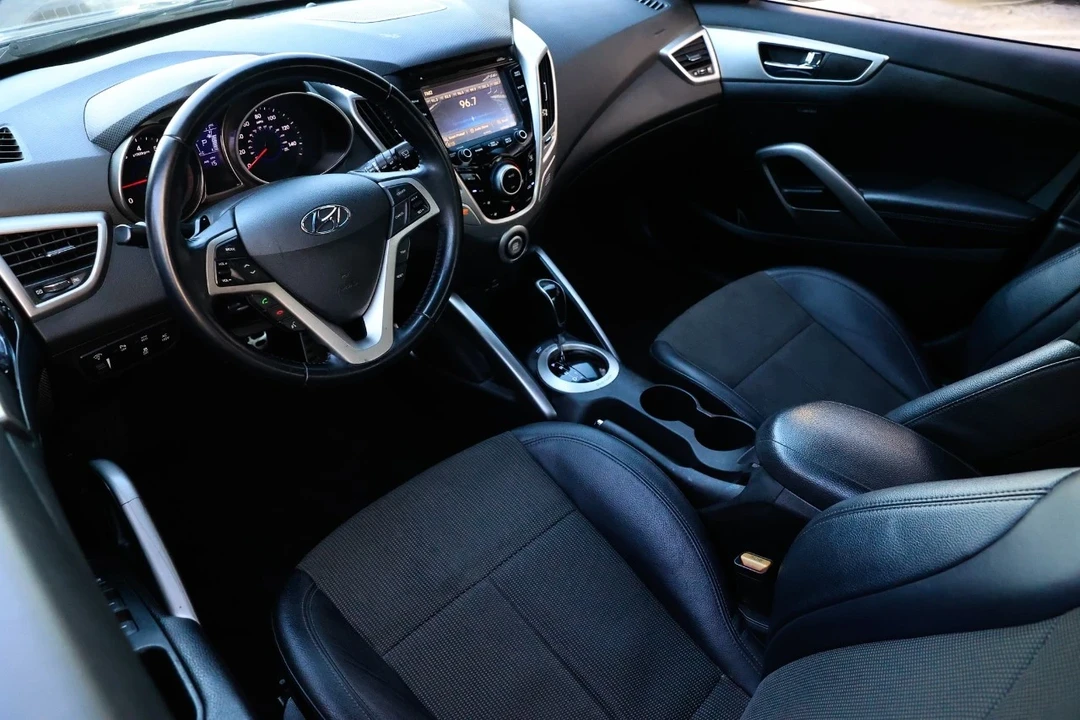 2015 Hyundai Veloster - Image 4 of 12