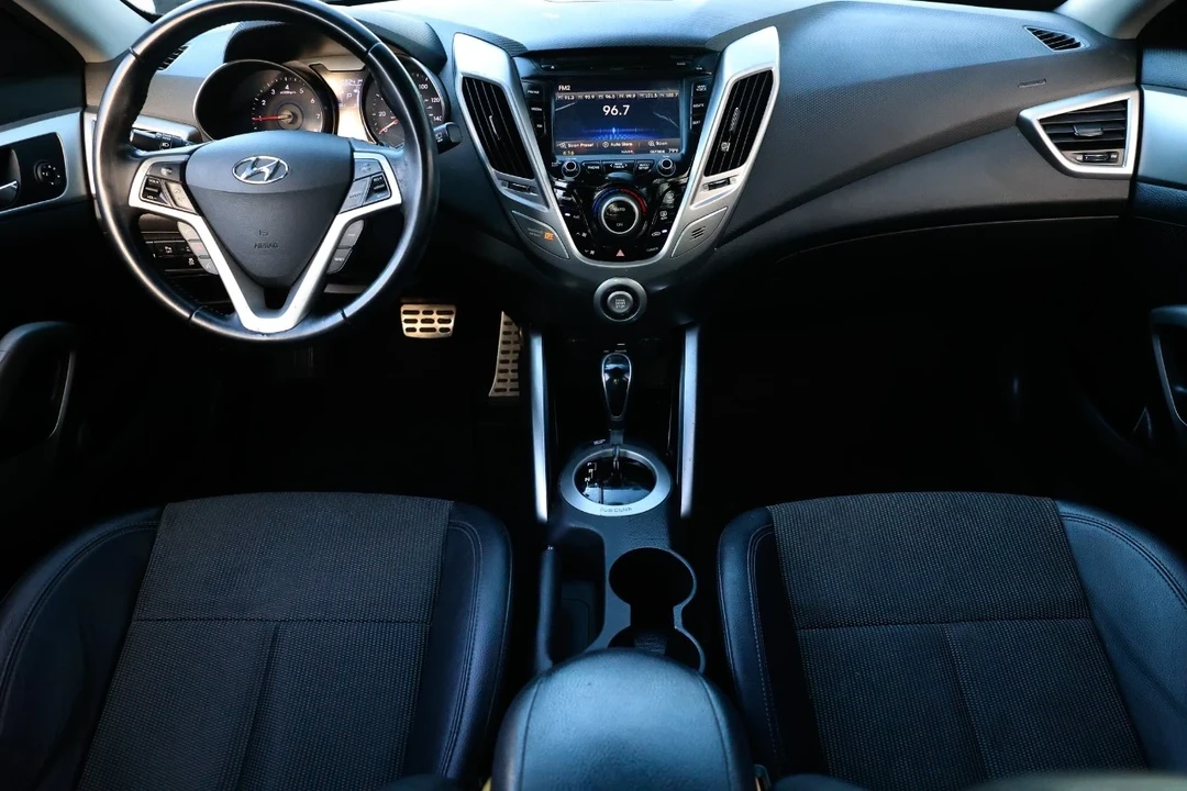 2015 Hyundai Veloster - Image 2 of 12