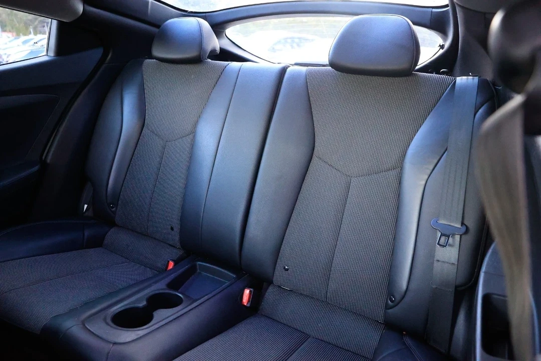 2015 Hyundai Veloster - Image 8 of 12