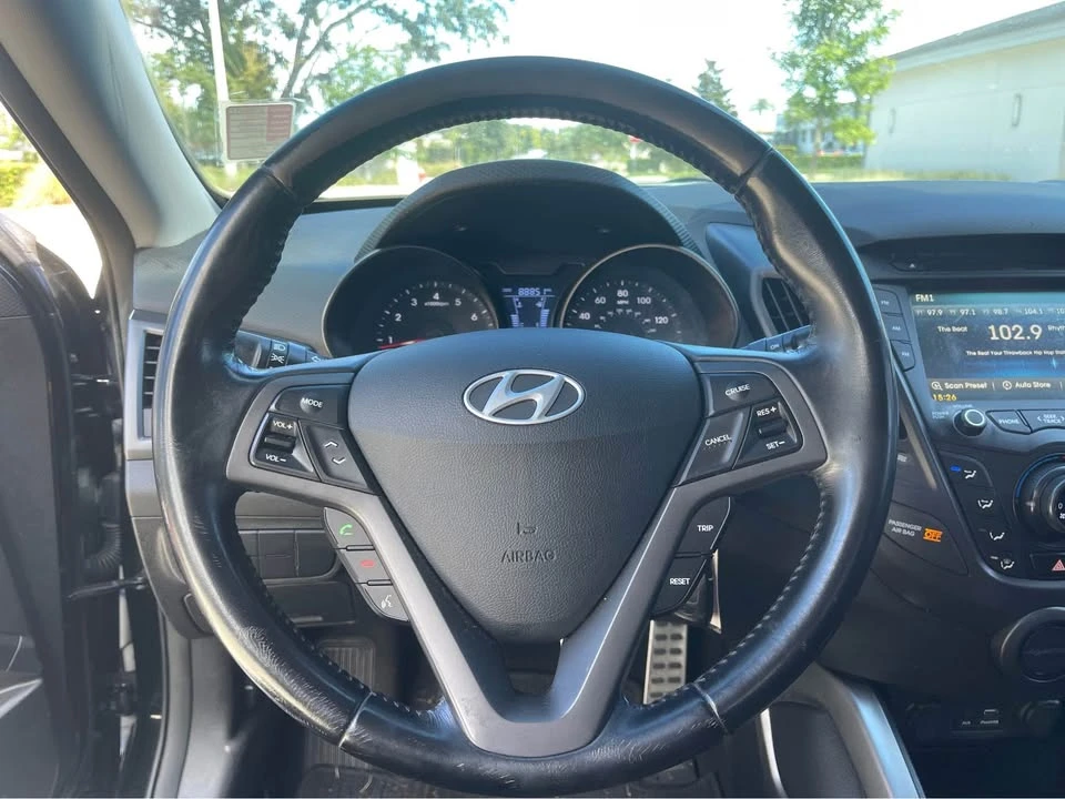 2015 Hyundai Veloster - Image 9 of 10