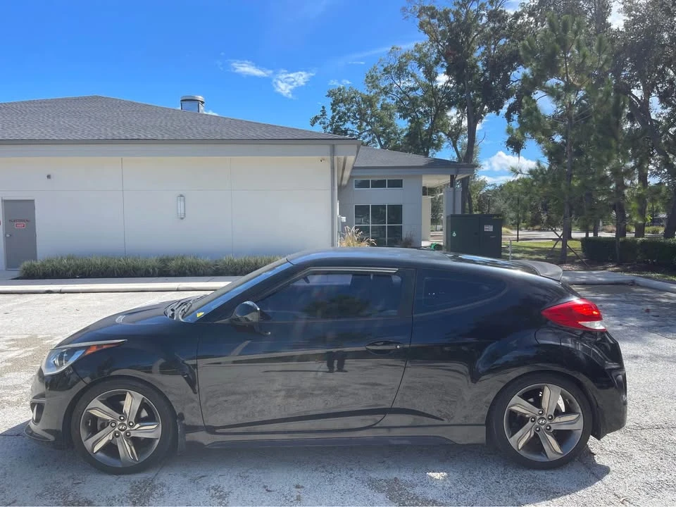 2015 Hyundai Veloster - Image 2 of 10