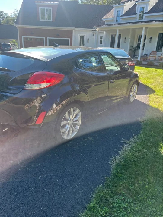 2015 Hyundai Veloster - Image 2 of 4
