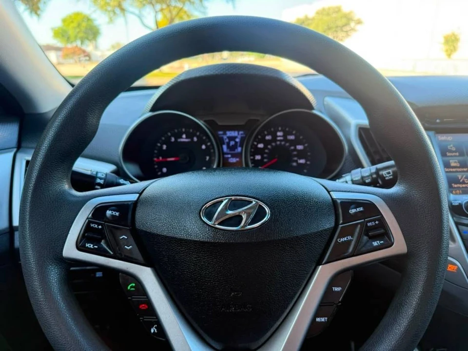 2015 Hyundai Veloster - Image 7 of 15