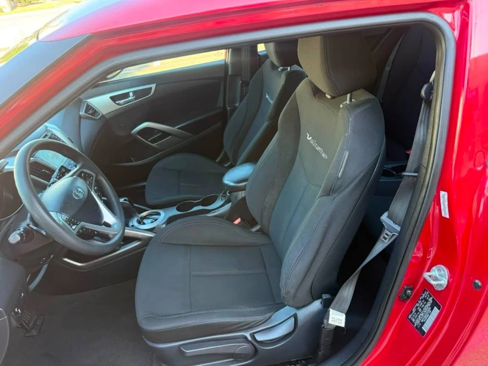 2015 Hyundai Veloster - Image 13 of 15