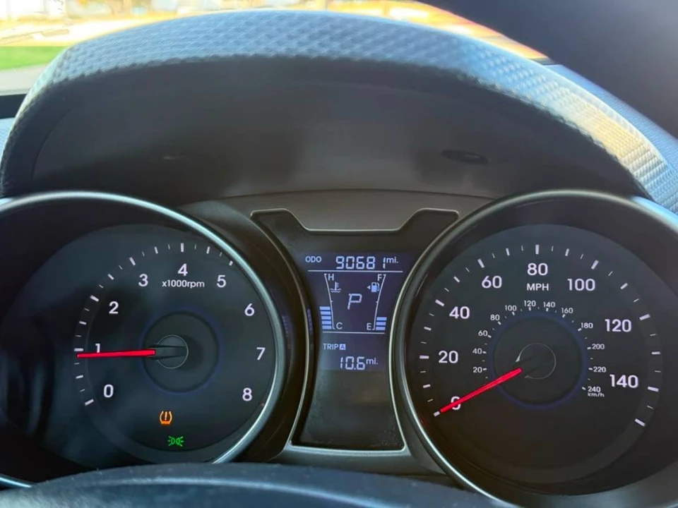 2015 Hyundai Veloster - Image 11 of 15