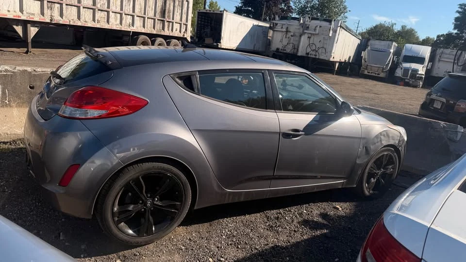 2015 Hyundai Veloster - Image 14 of 14
