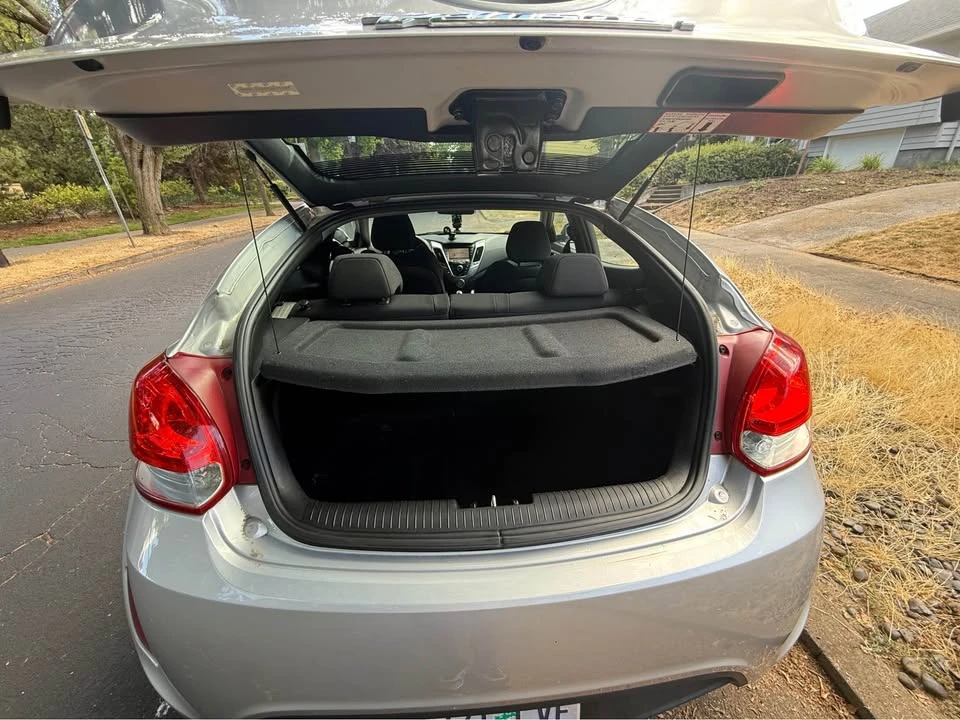2015 Hyundai Veloster - Image 8 of 17
