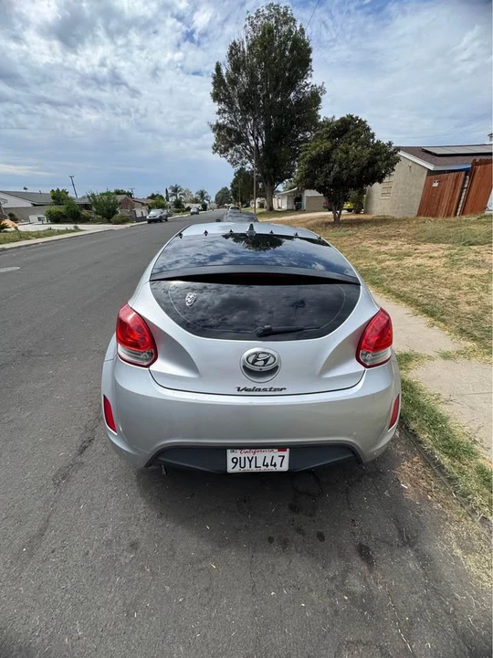 2015 Hyundai Veloster - Image 5 of 9