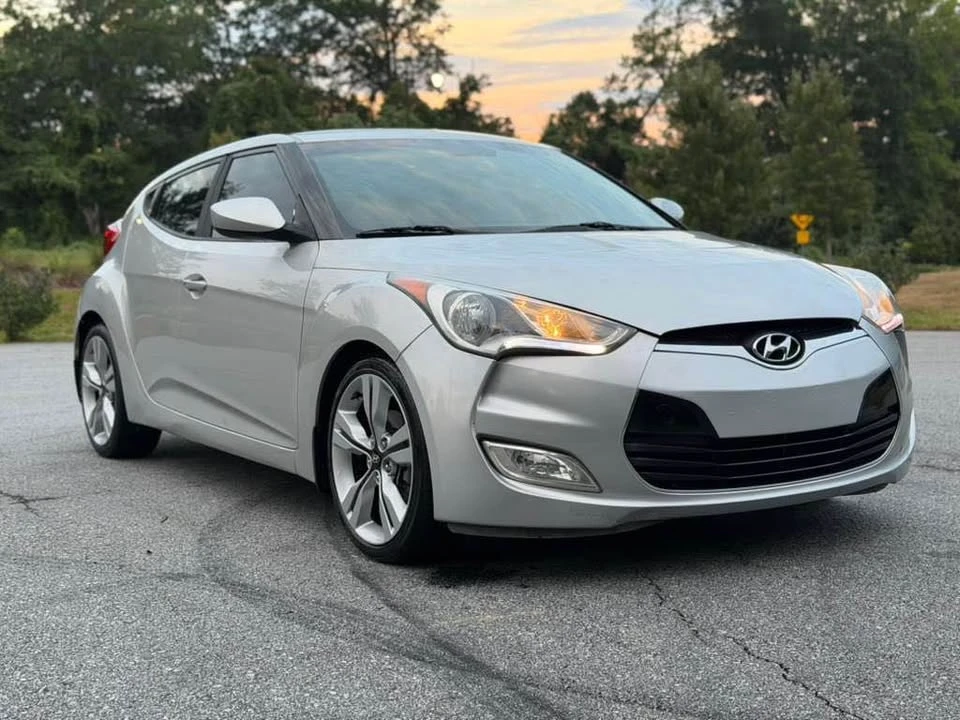 2015 Hyundai Veloster - Image 2 of 13