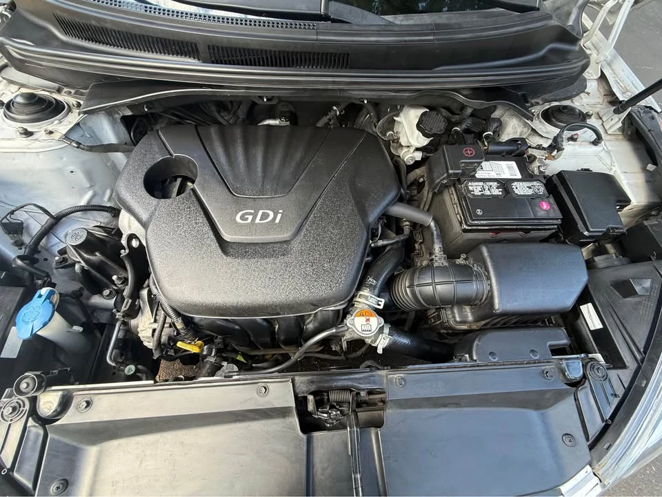 2015 Hyundai Veloster - Image 6 of 17