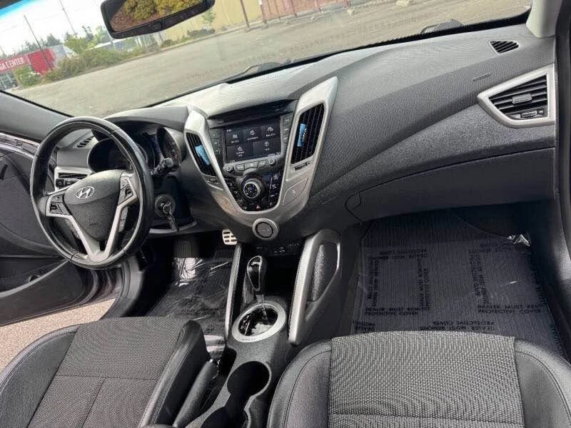 2015 Hyundai Veloster - Image 17 of 19
