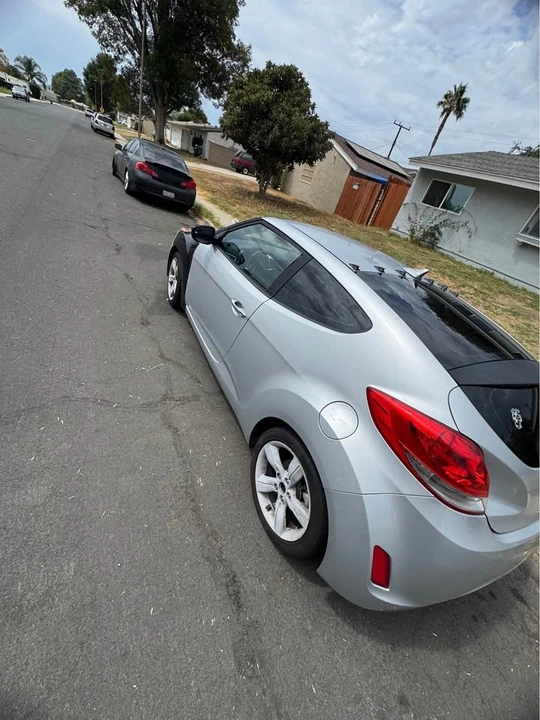 2015 Hyundai Veloster - Image 4 of 9