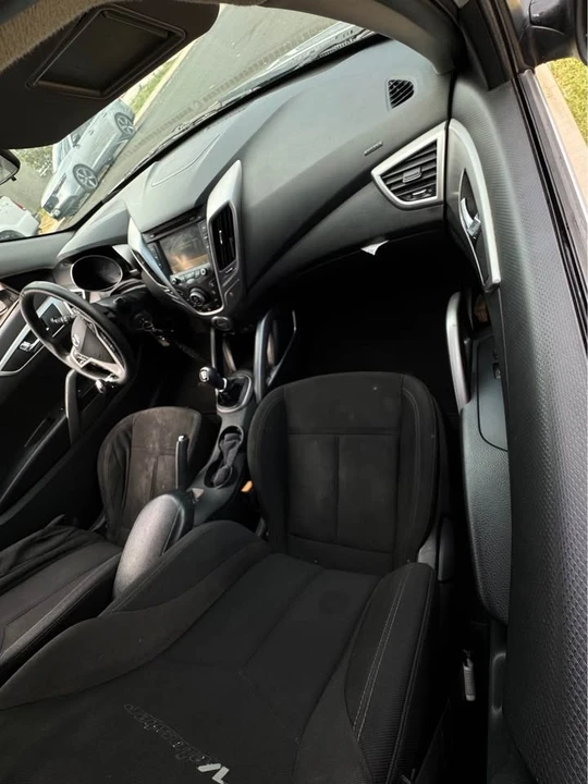 2015 Hyundai Veloster - Image 9 of 9