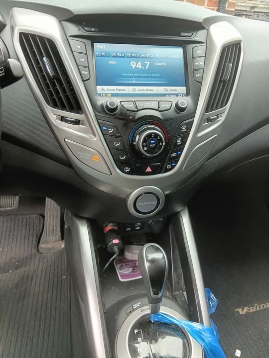 2015 Hyundai Veloster - Image 9 of 11