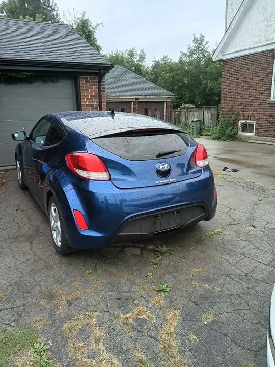2015 Hyundai Veloster - Image 2 of 11