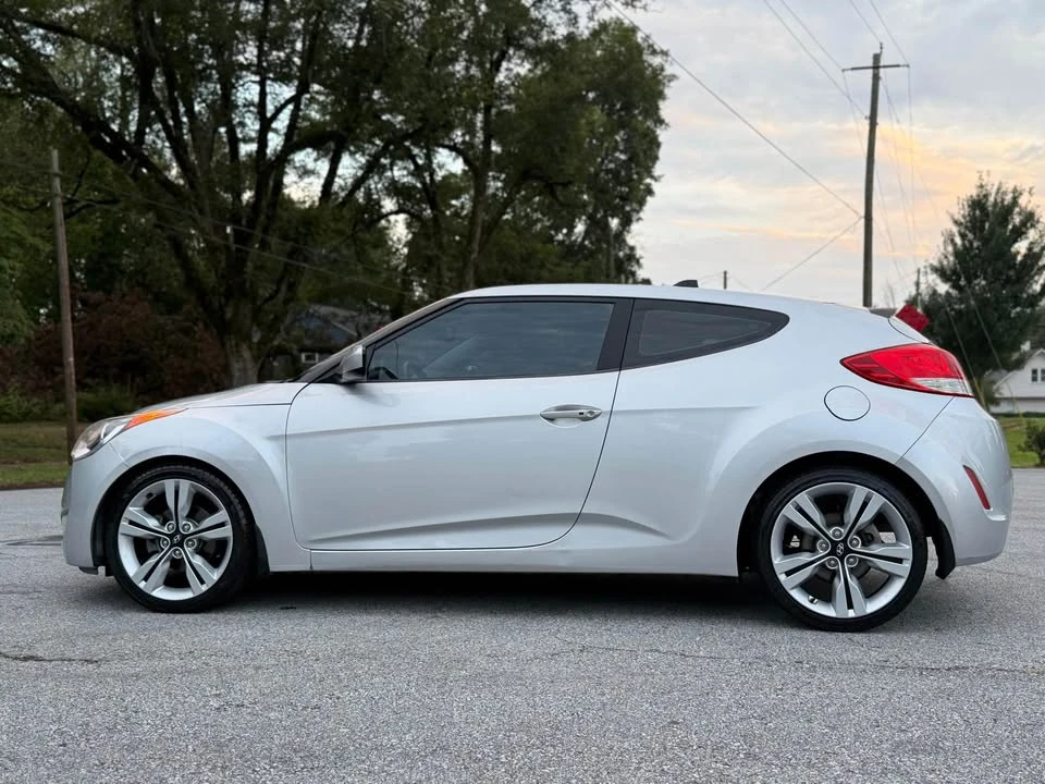 2015 Hyundai Veloster - Image 6 of 12