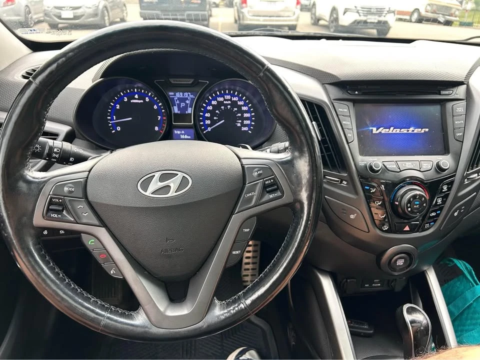 2015 Hyundai Veloster - Image 6 of 13