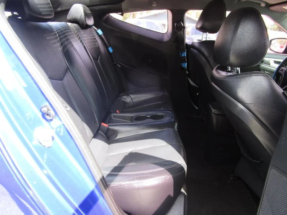 2015 Hyundai Veloster - Image 10 of 20