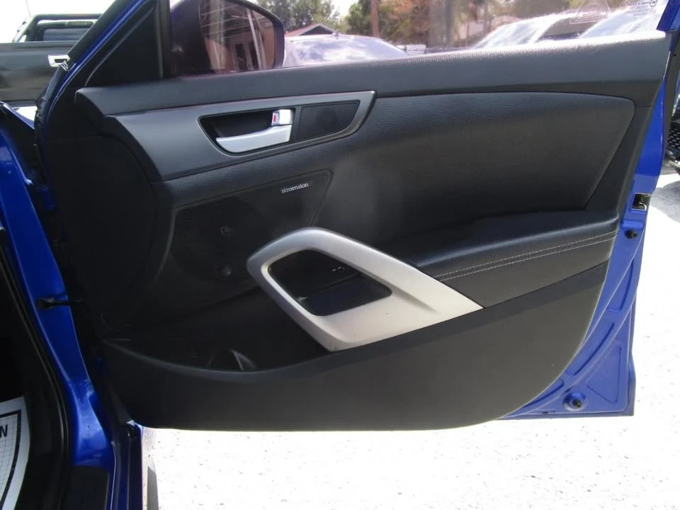 2015 Hyundai Veloster - Image 17 of 20