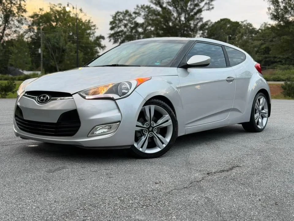 2015 Hyundai Veloster - Image 2 of 12