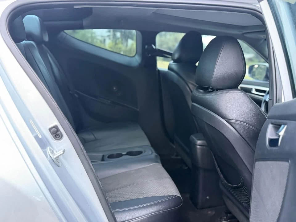 2015 Hyundai Veloster - Image 10 of 12
