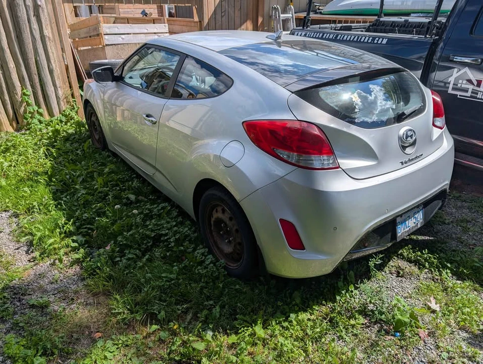 2015 Hyundai Veloster - Image 2 of 8