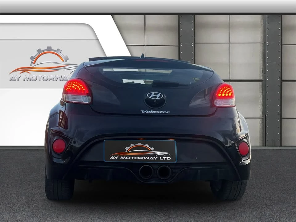 2015 Hyundai Veloster - Image 7 of 19