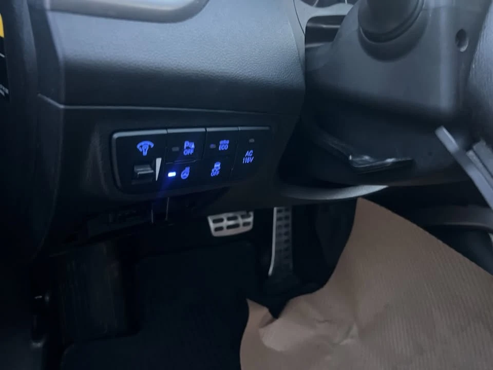 2015 Hyundai Veloster - Image 14 of 19