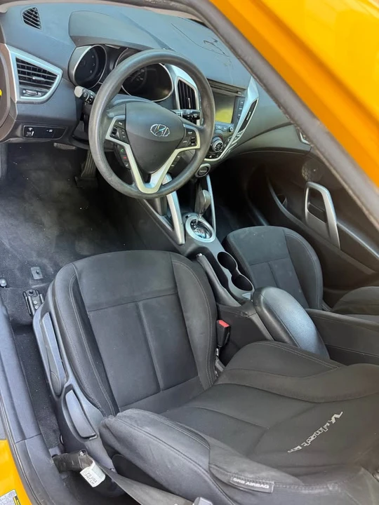 2015 Hyundai Veloster - Image 9 of 11