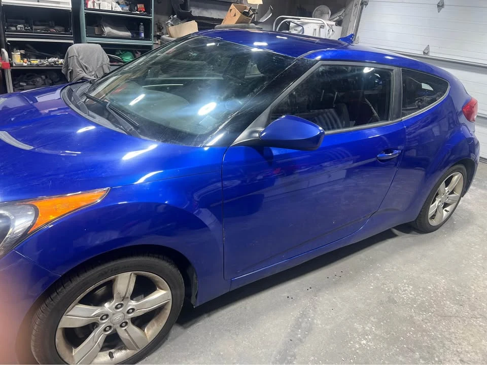 2015 Hyundai Veloster - Image 2 of 4