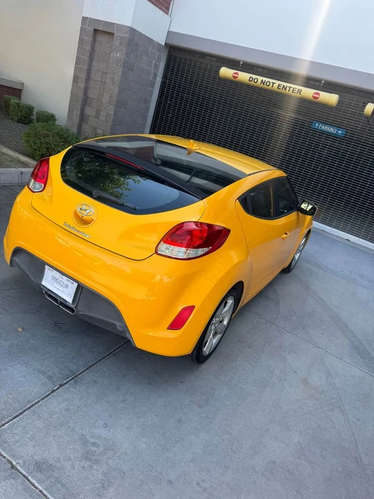 2015 Hyundai Veloster - Image 4 of 11