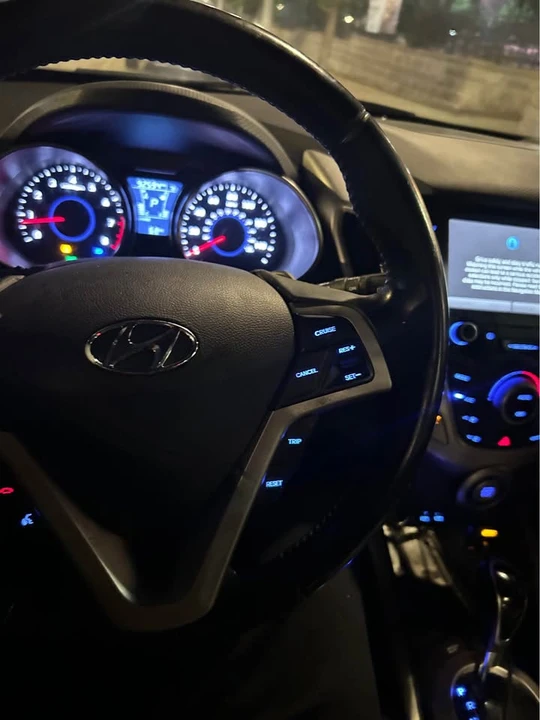 2015 Hyundai Veloster - Image 4 of 5