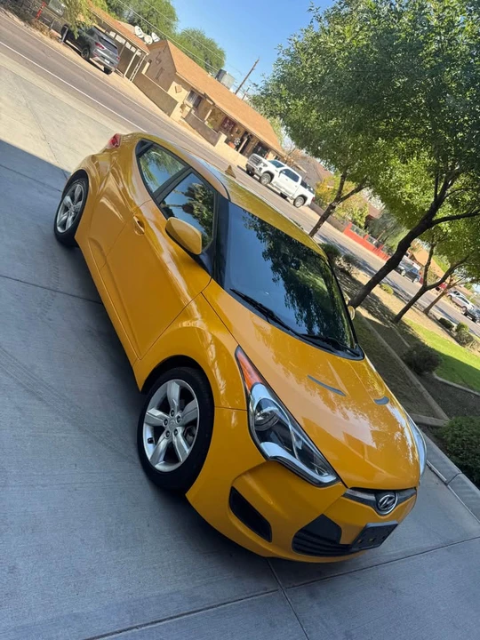 2015 Hyundai Veloster - Image 2 of 11