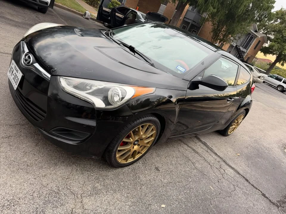 2015 Hyundai Veloster - Image 2 of 8