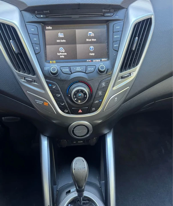 2015 Hyundai Veloster - Image 10 of 11