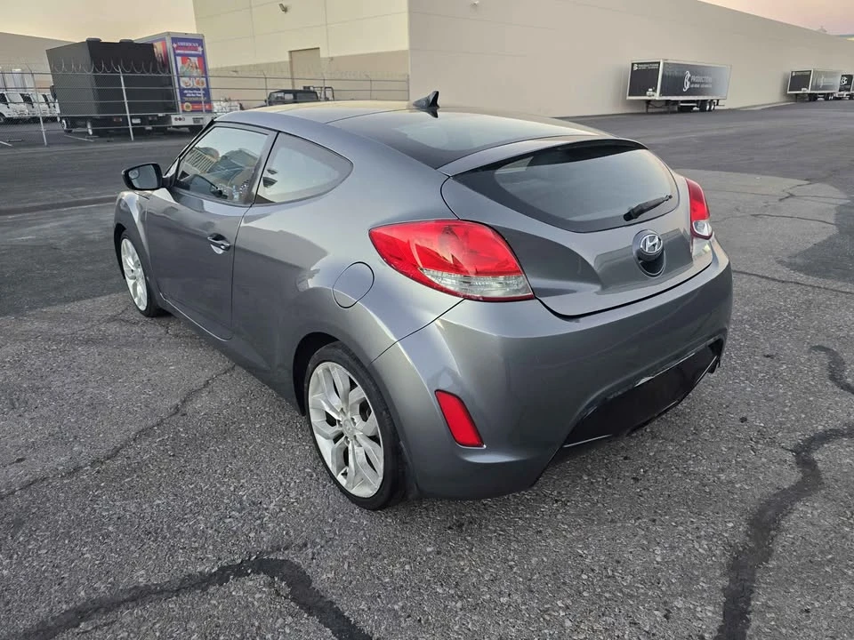 2015 Hyundai Veloster - Image 12 of 20