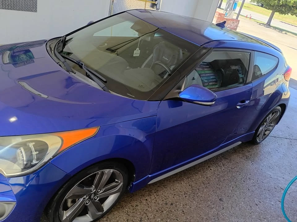 2015 Hyundai Veloster - Image 2 of 19