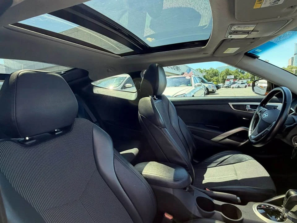 2015 Hyundai Veloster - Image 8 of 13