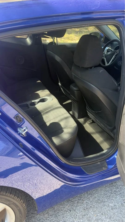 2015 Hyundai Veloster - Image 2 of 9