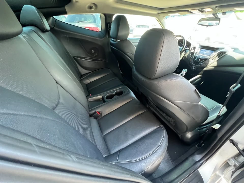 2015 Hyundai Veloster - Image 11 of 12